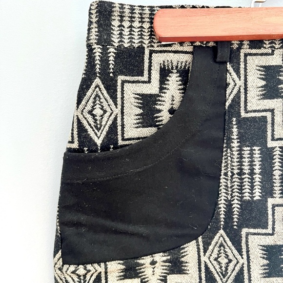 Pendleton Limited “Portland Collection” Wool Mini Skirt. Large. - Picture 4 of 12